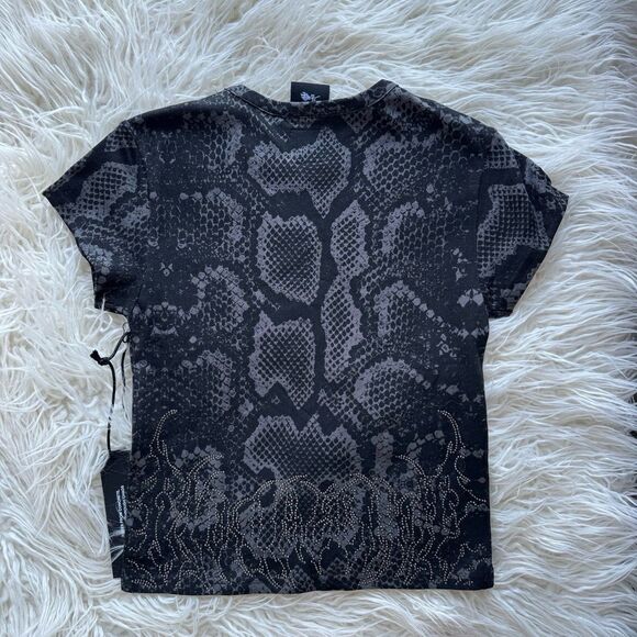 Civil Regime Boa Bliss Baby Tee Tonal Black Rhinestone
Size Medium - Picture 8 of 9